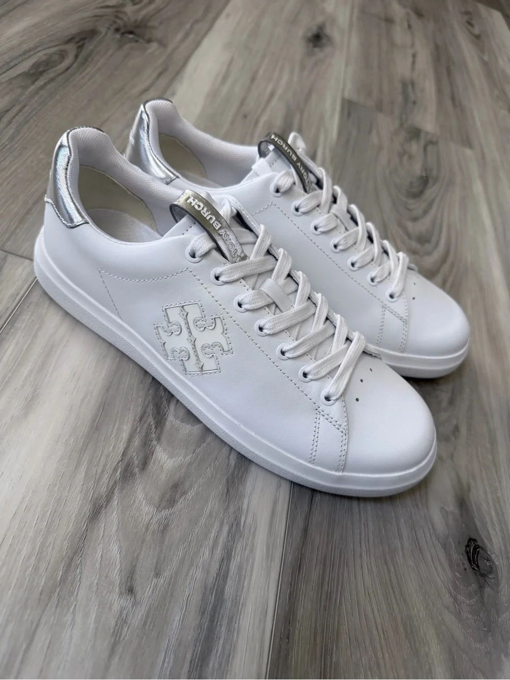 Tory Burch White Leather Sneakers Size 8 NWT No Box